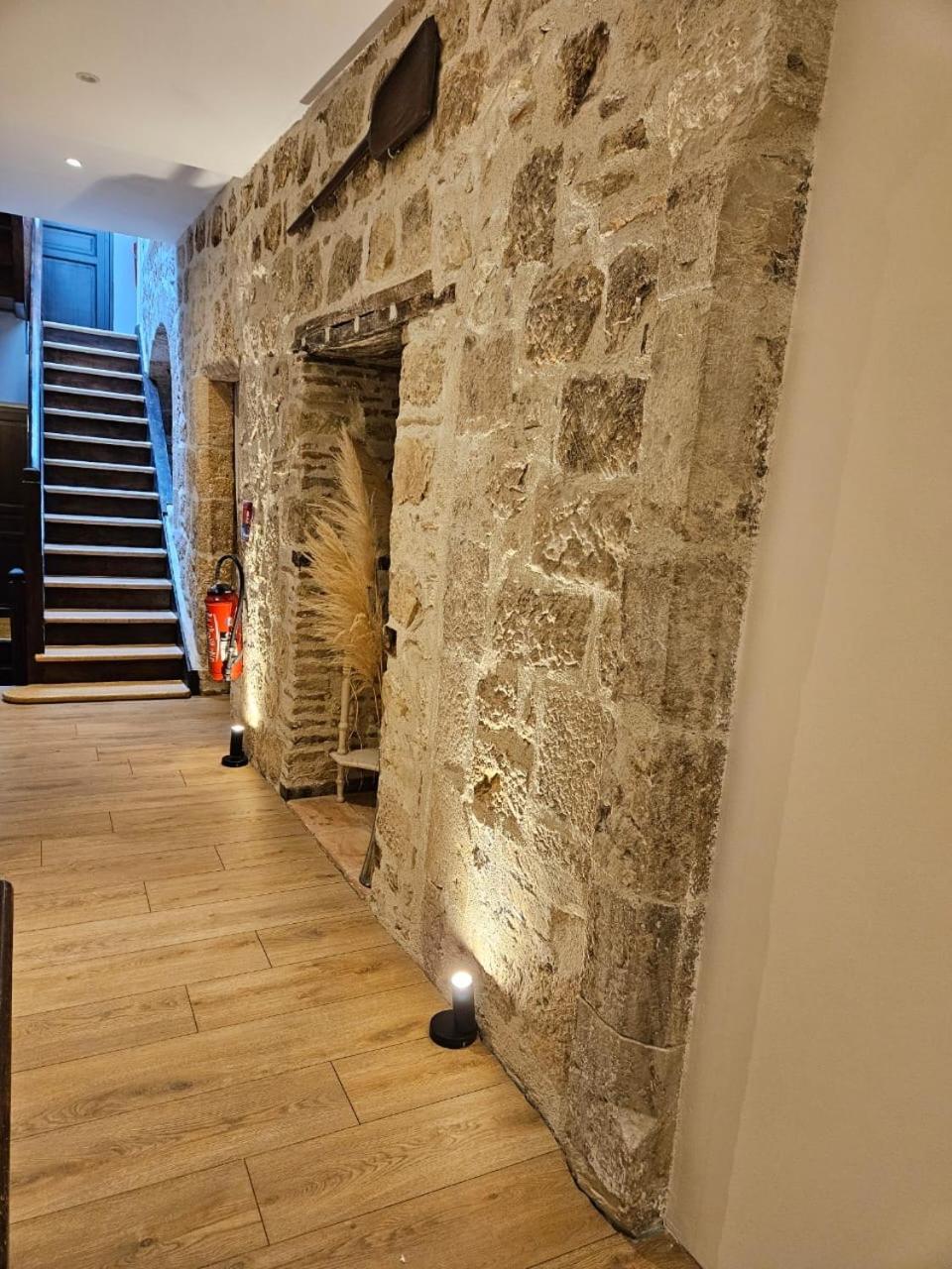 Le Beffroi Aparthotel Tournon-dʼAgenais Kültér fotó
