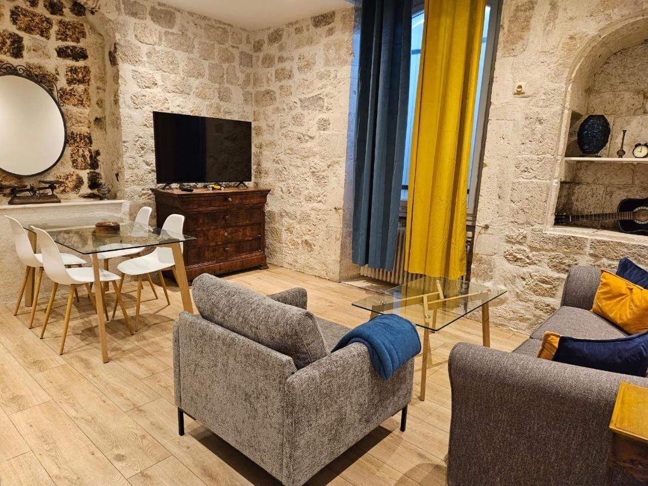 Le Beffroi Aparthotel Tournon-dʼAgenais Kültér fotó