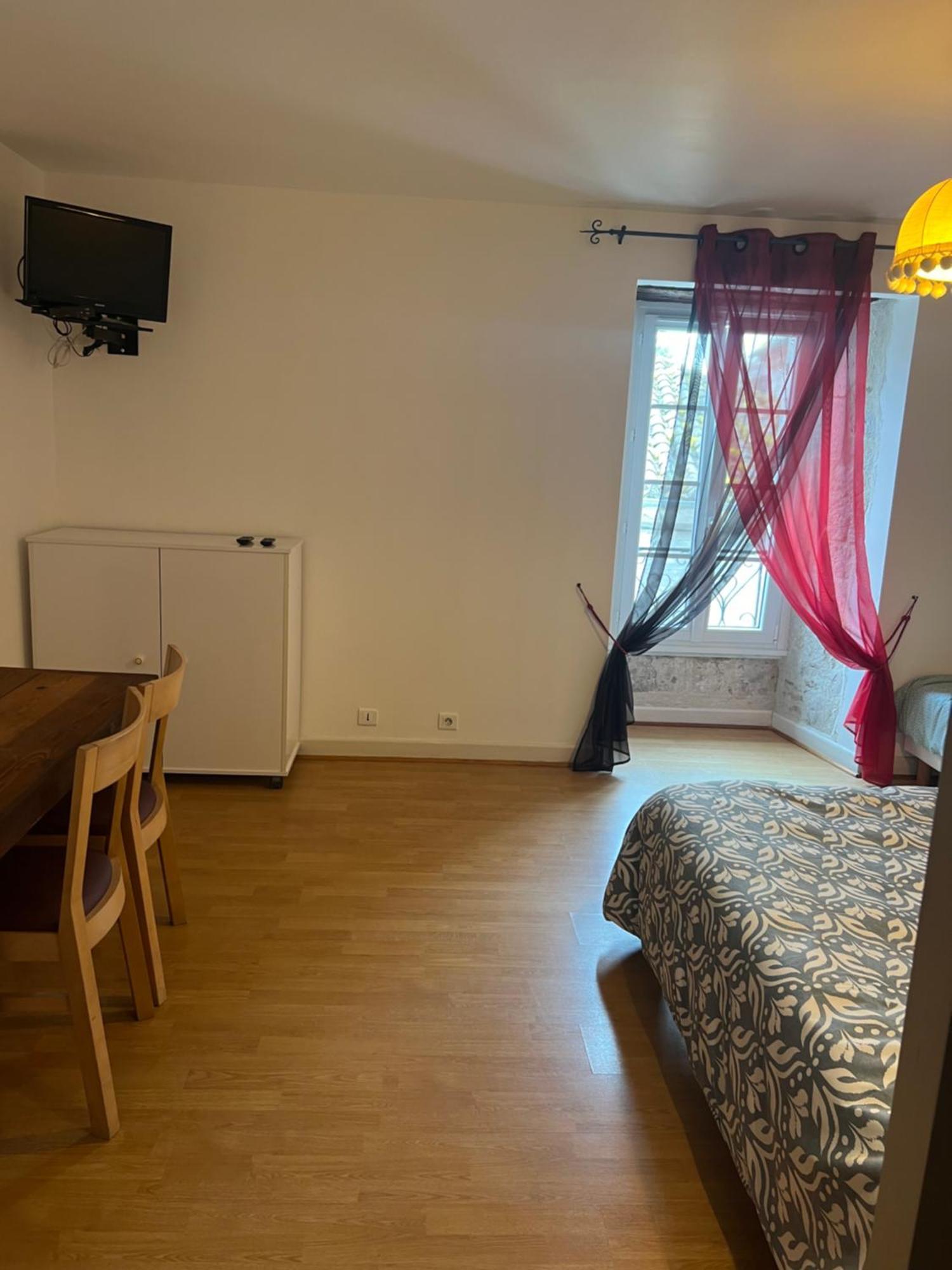 Le Beffroi Aparthotel Tournon-dʼAgenais Kültér fotó